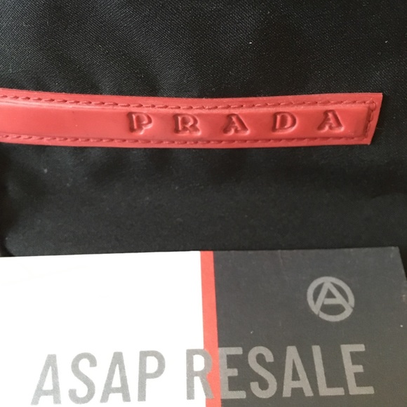 Prada duffle bag - Picture 2 of 6